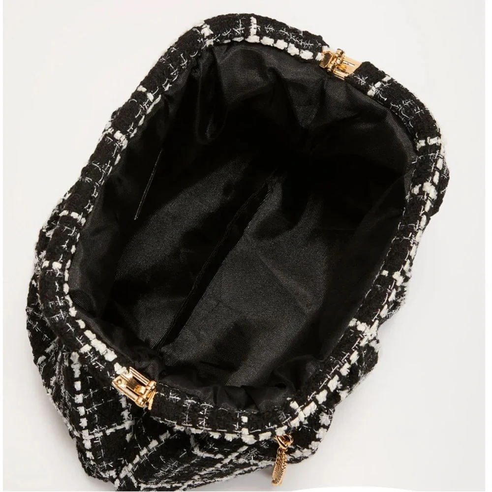 ❤️✅❤️💥NWT VICI TWEED‎ CLUTCH - BLACK